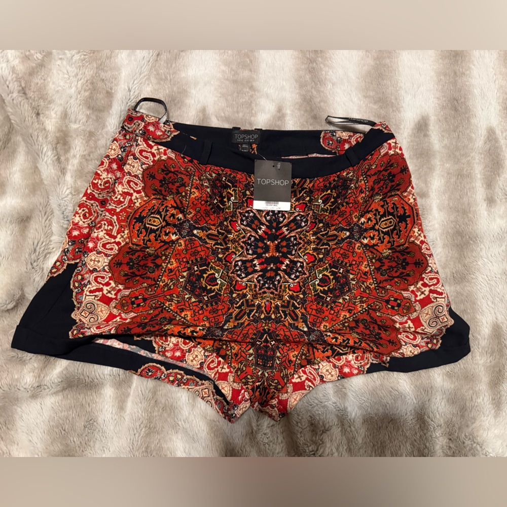 topshop fabric shorts - size 10